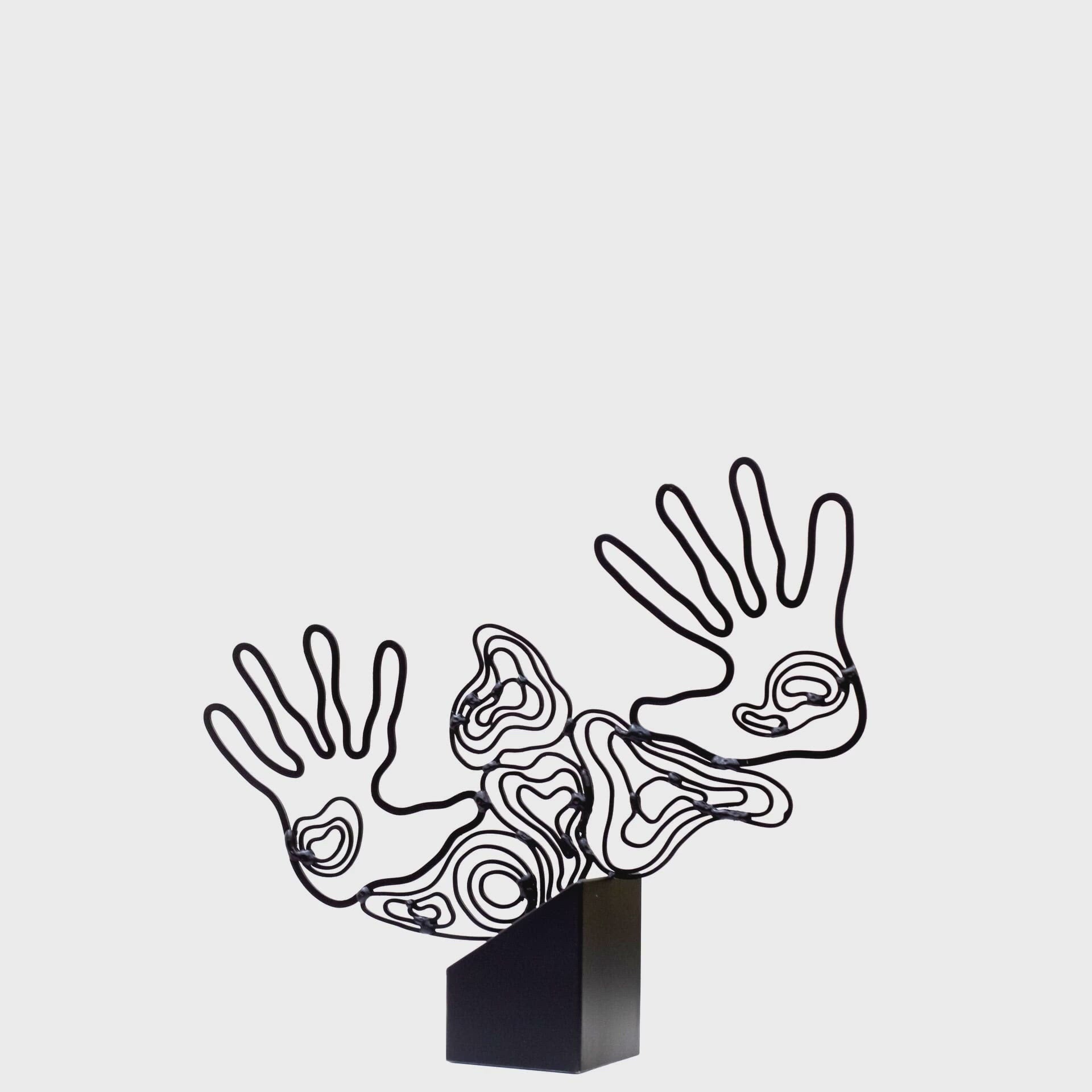 'Handing Down' | 33x41x8cm